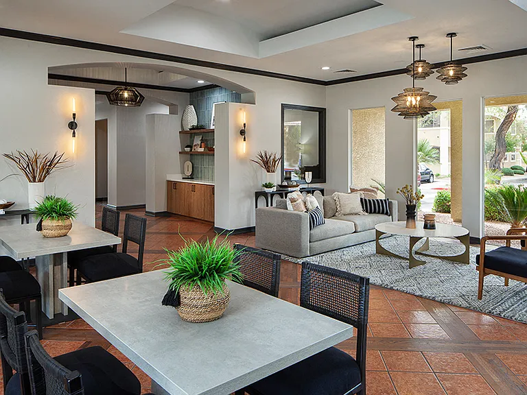 Clubhouse with business center and lounge space