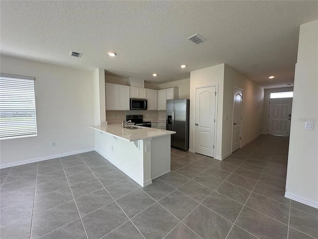 3 bed, 2.5 bath, 1477 sqft, $1,850 — Photo 2