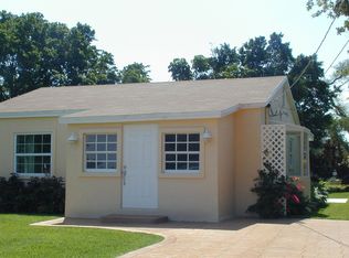 70 NE 164th St, Miami, FL 33162