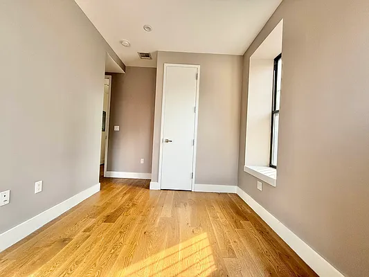 Rented by ERNY LLC | media 12