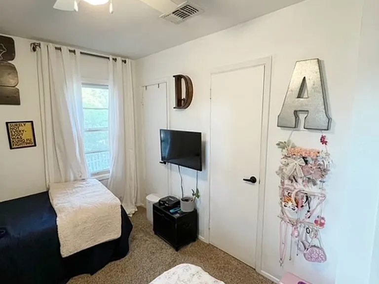 332 Chicago Ave — Photo 12