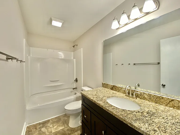 1108 Ridgewood Dr — Photo 7