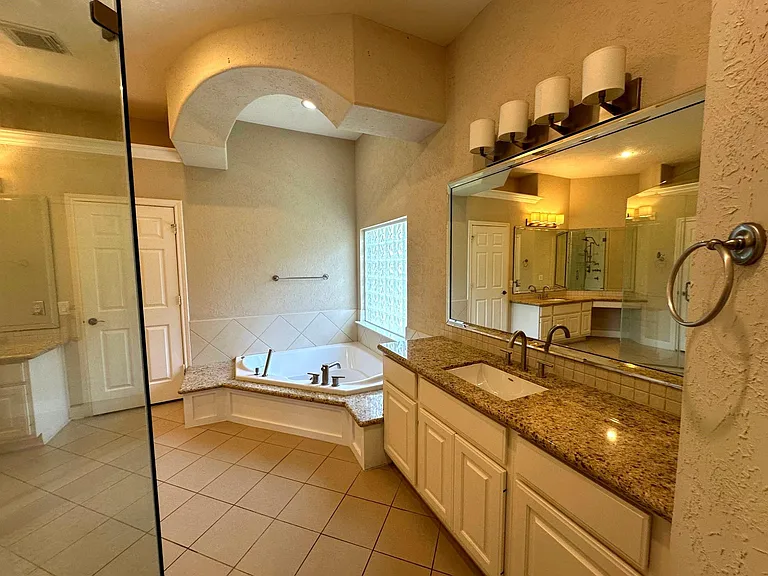 10814 Keystone Fairway Dr — Photo 19