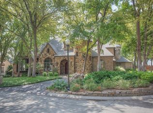 2829 River Forest Dr, Fort Worth, TX 76116