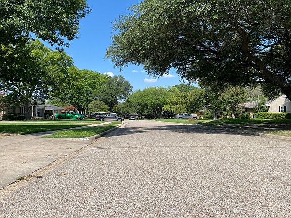 5th image of 812 Scottsdale Dr