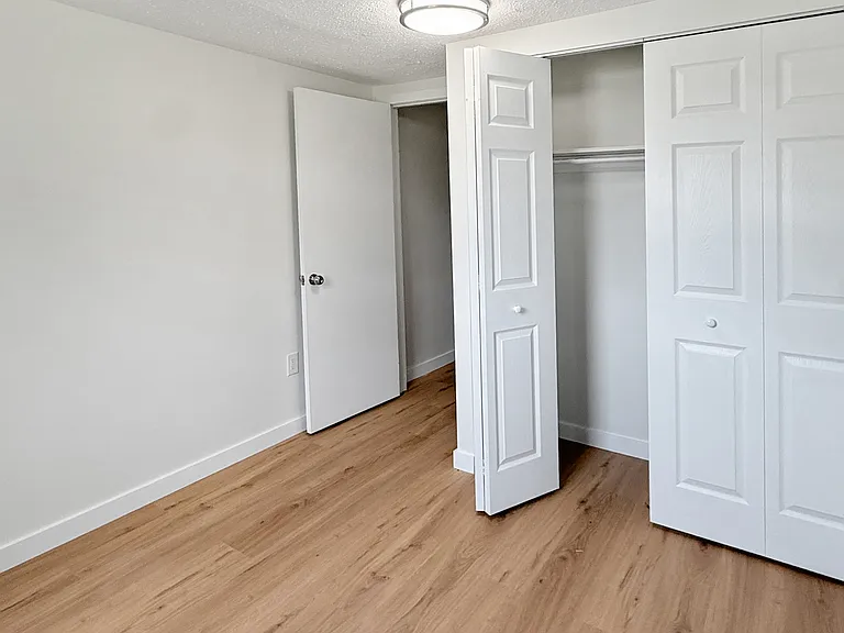 204 2nd St #4 — Photo 8