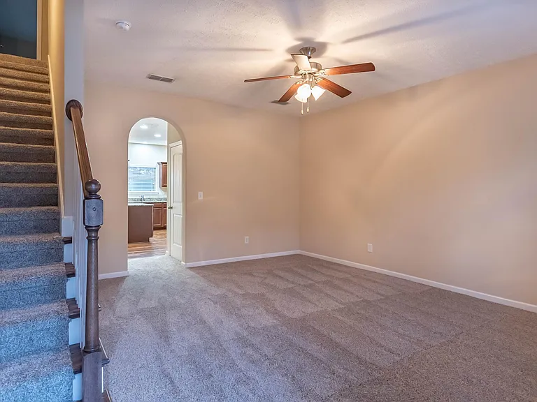 1512 Sprucedale Dr — Photo 7