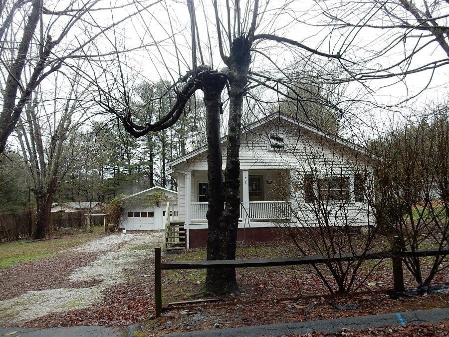 1st image of 409 Newton Pl