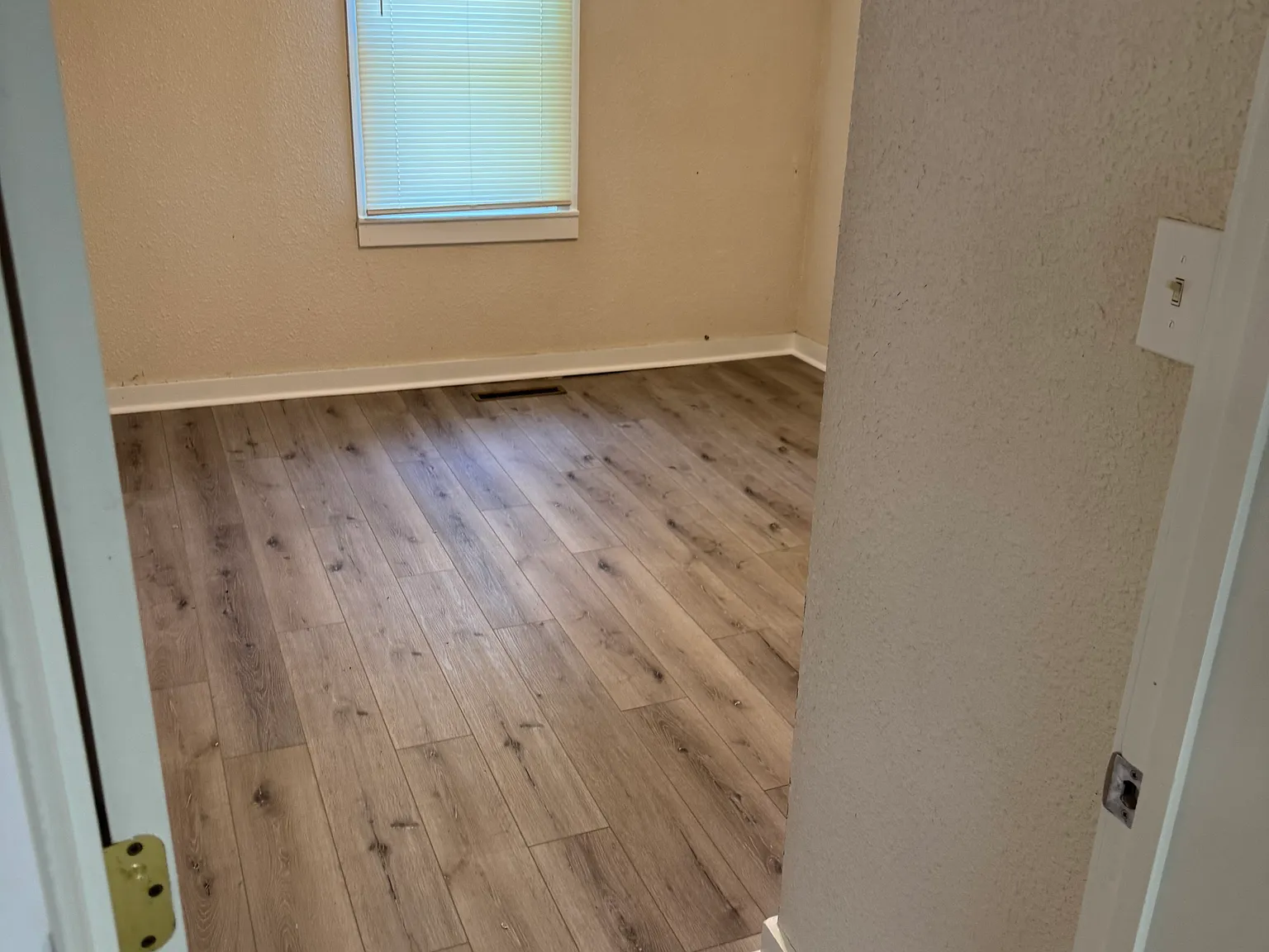 2 bed, 1200 sqft, $980 — Photo 3