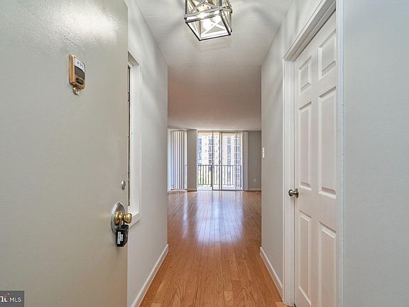 4th image of 4600 S Four Mile Run Dr APT 634