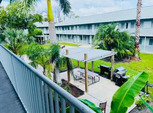 379 47th Ave N, Saint Petersburg, FL 33703