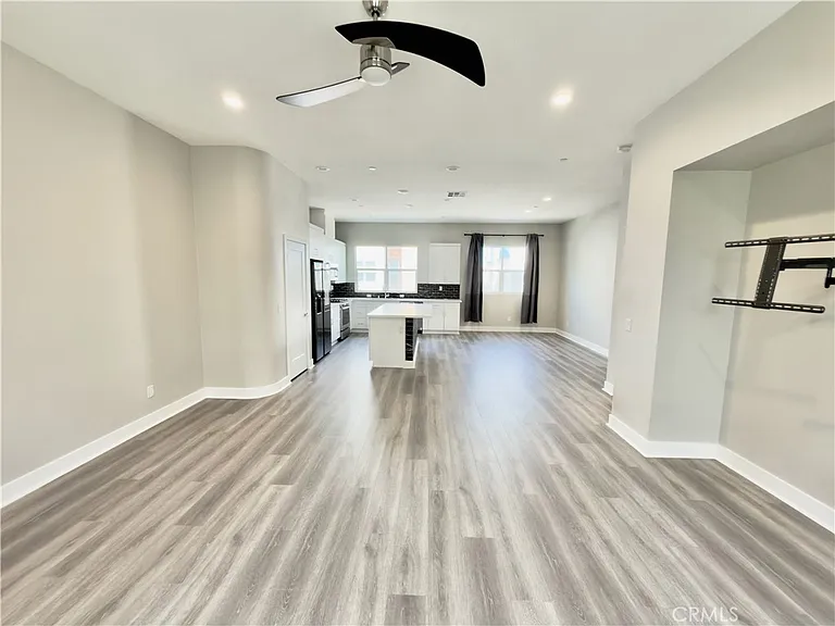 977 E Mason Ln #116 — Photo 15