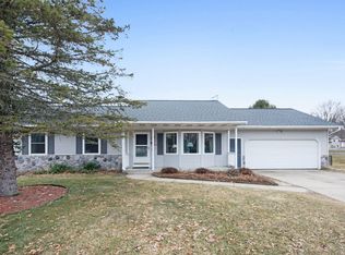 6125 Meadows Ct NE, Belmont, MI 49306