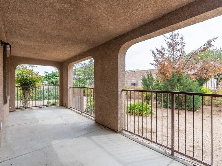 Twin Palm Apartments — Photo 11