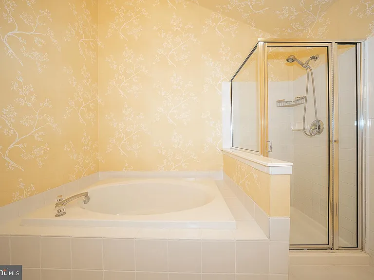 234 Lookout Pl — Photo 18