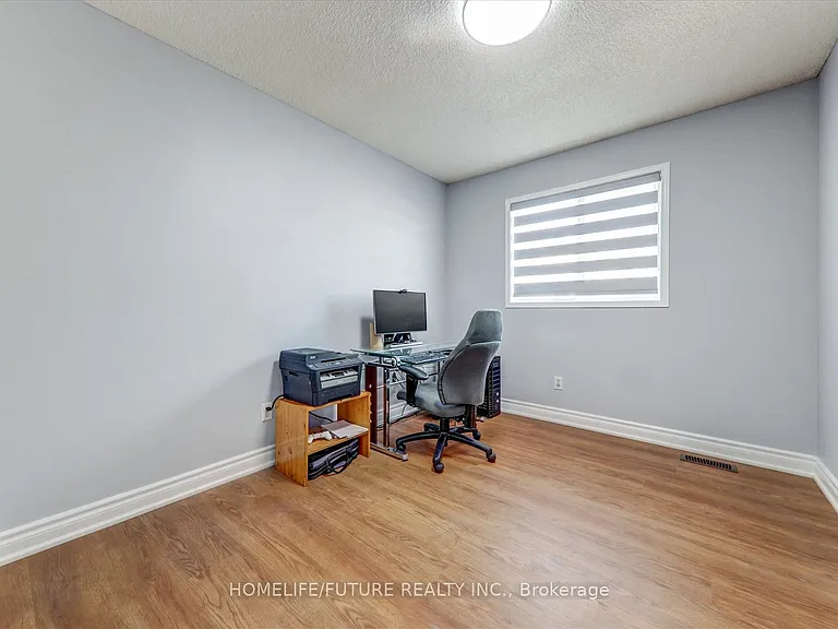69 Heatherdale Dr #MAIN 2ND — Photo 22