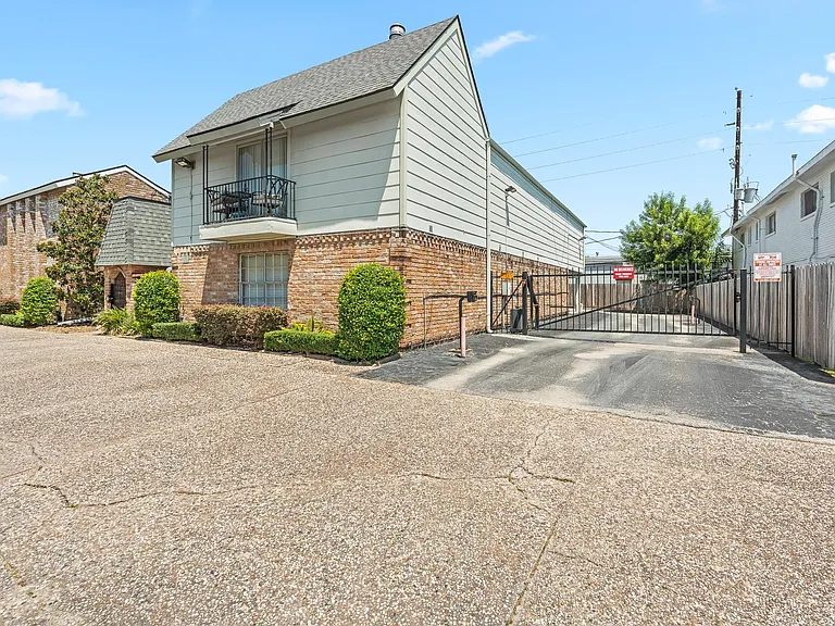 5514 Beverlyhill St #2 — Photo 40