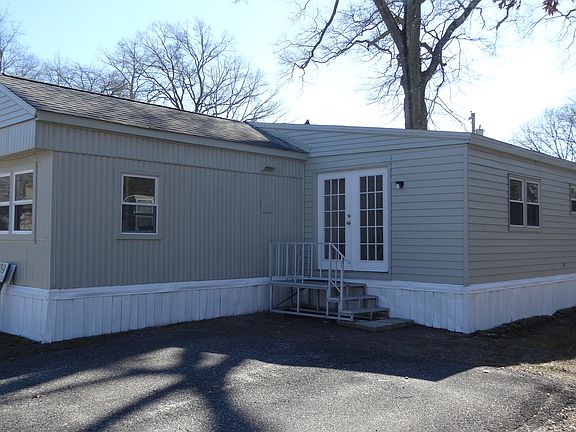 2nd image of 639 Newport Dr