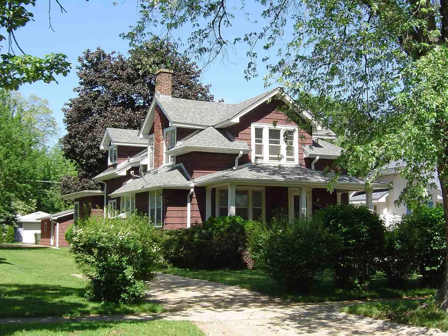 2528 Elizabeth Ave photo 1