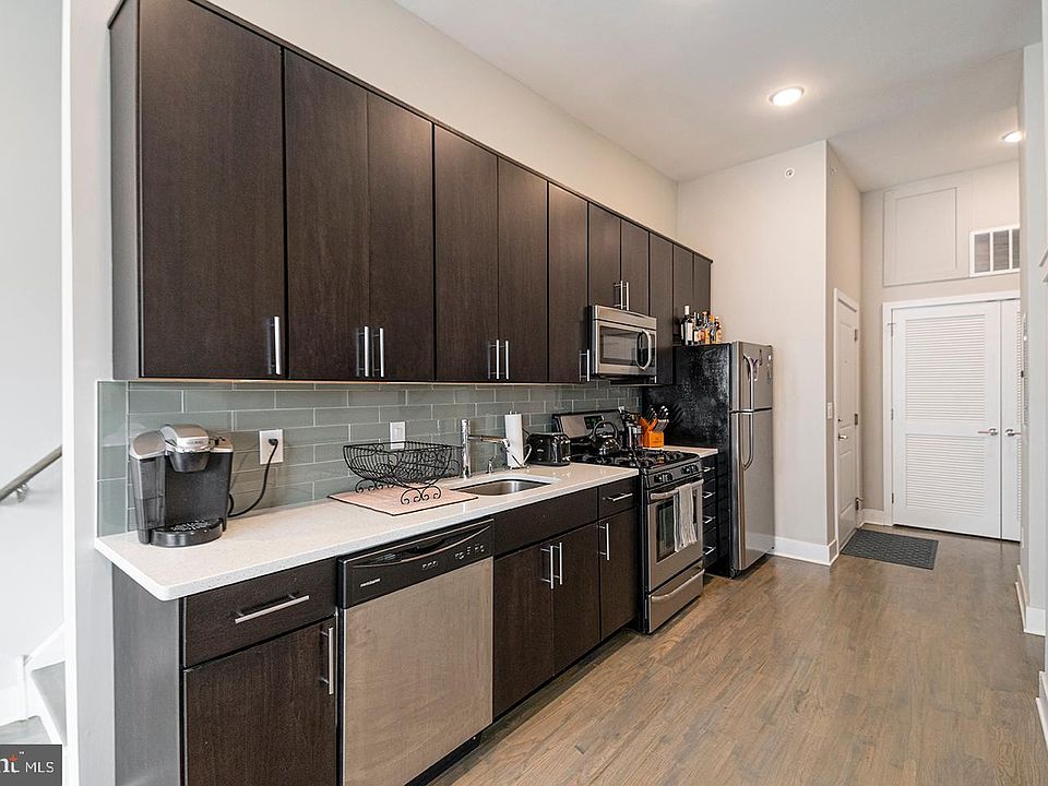 1st image of 1607 Catharine St #3E