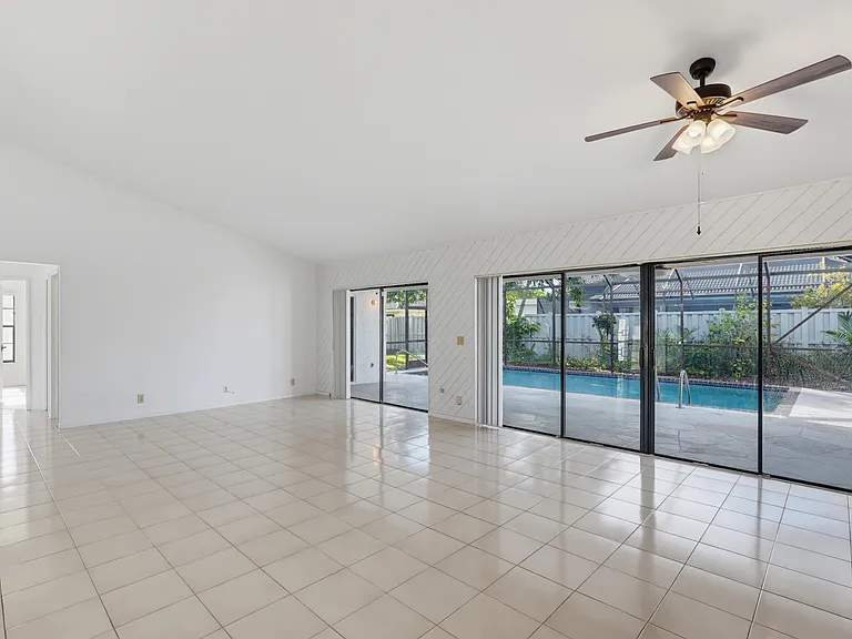 6846 Bianchini Cir — Photo 3