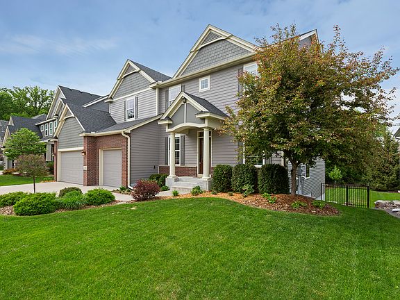 3rd image of 11748 Naples Cir NE