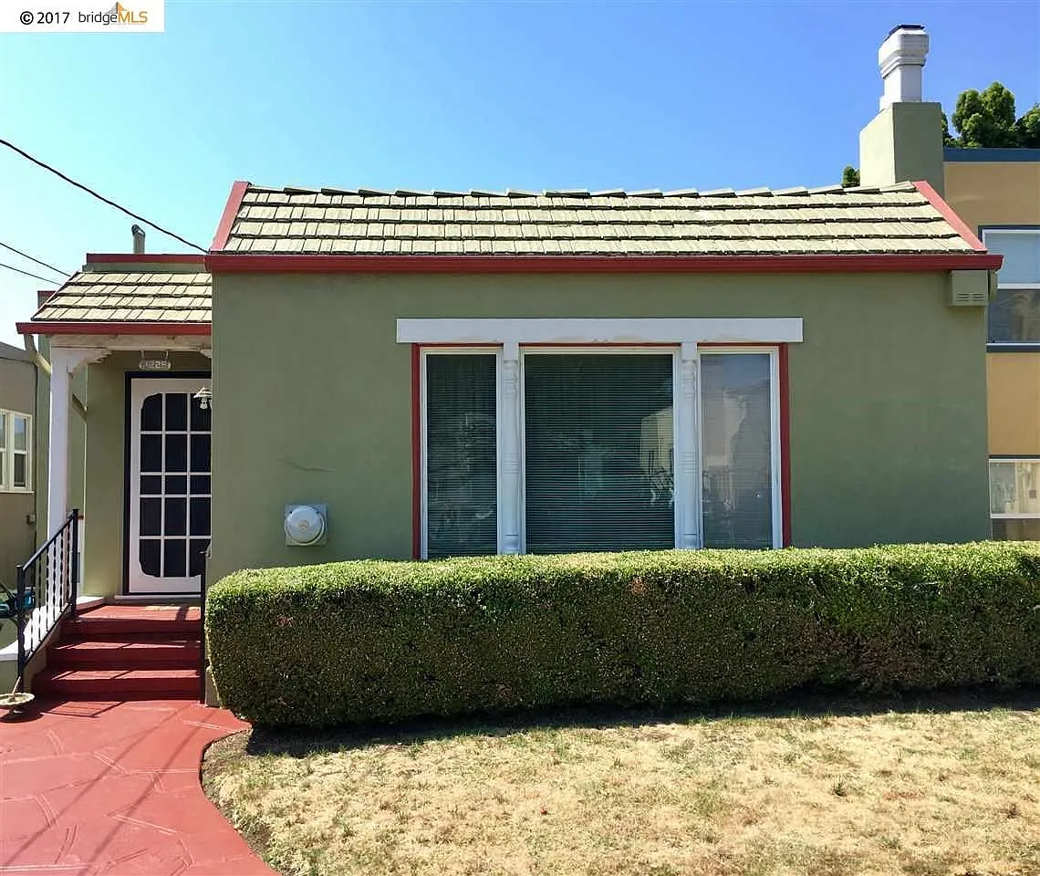 3225 Bona St photo 1