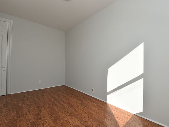 5th image of 3232 34th St APT 28