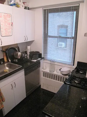 Rented by City Connections Realty | media 3