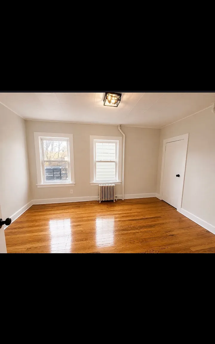 3 bed, $2,100 — Photo 4