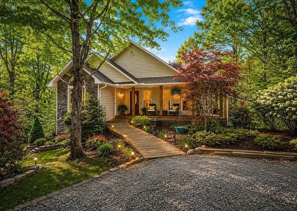 1st image of 339 Henderson Rd