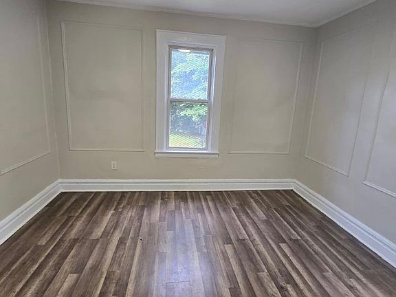 4th image of 81 Montgomery Ave #2L