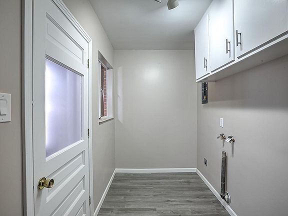 5th image of 804 Palomas Dr NE