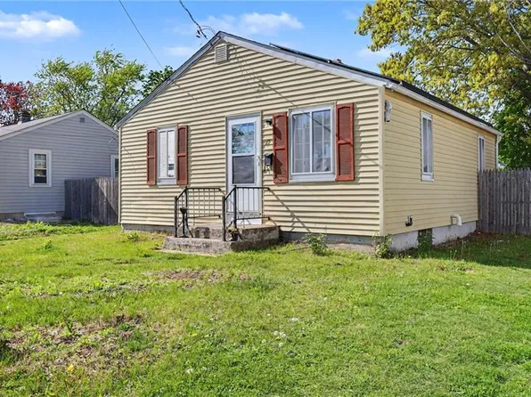 87 Easton Ave, Warwick, RI 02888