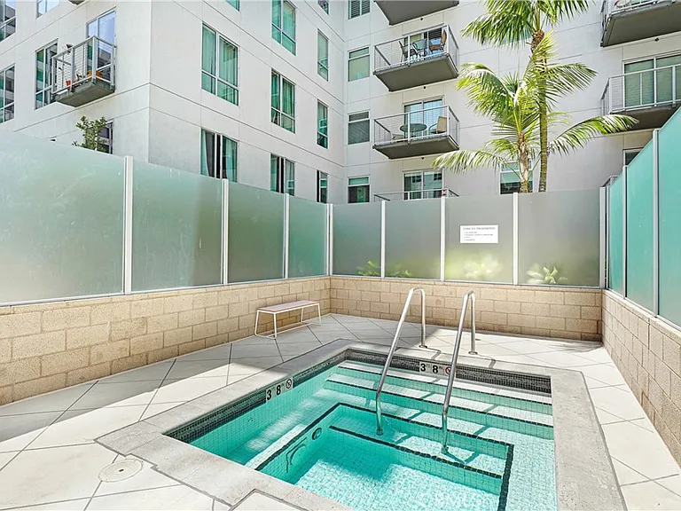 645 W 9th St #314 — Photo 18