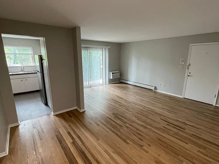 406 Oakland Ave #6 — Photo 2