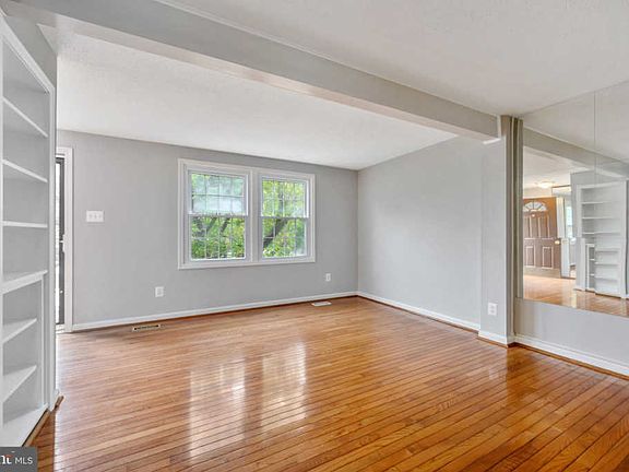 5th image of 5304 Martinique Ln