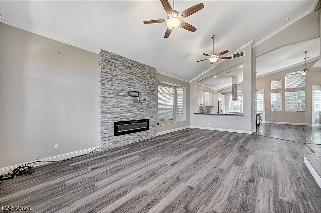 3 bed, 3.0 bath, 2260 sqft, $2,800 — Photo 4