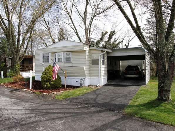 5 Roundtop Dr, Finleyville, PA 15332