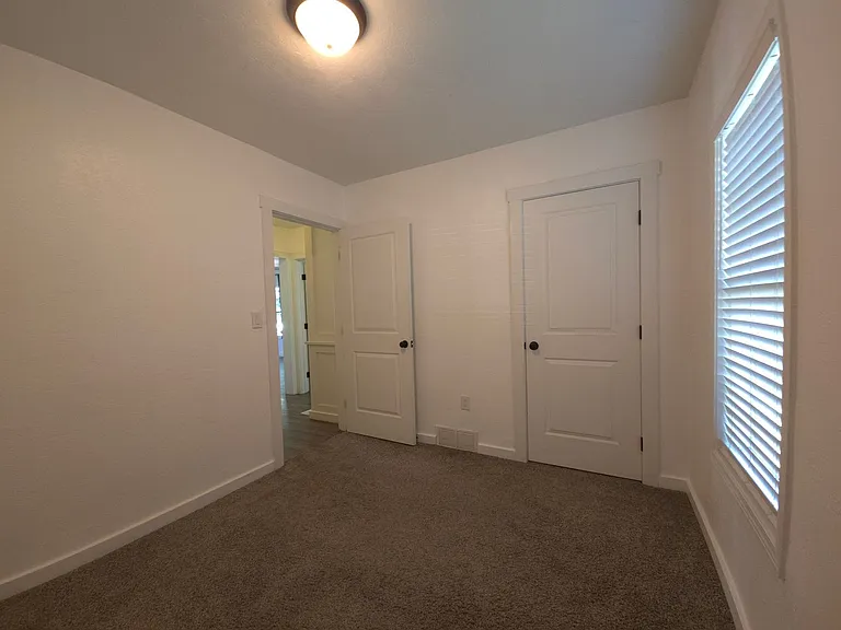 114 E Borah Ave — Photo 13