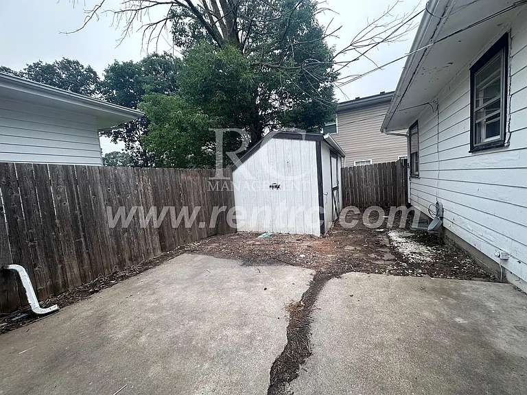 717 W Columbia St #W — Photo 21