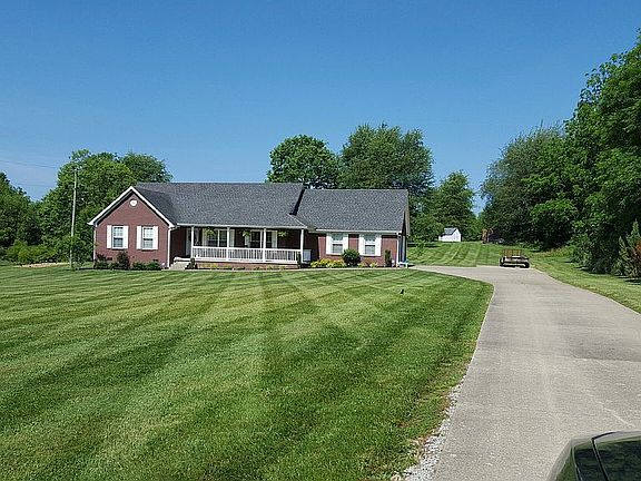 2nd image of 105 Oakwood Dr
