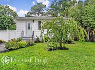 23 Cedar Rd, Amityville, NY 11701