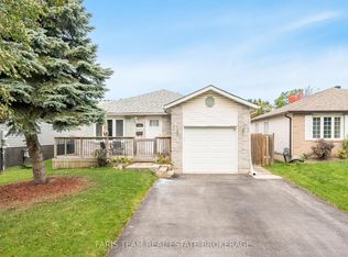 24 Laurie Cres, Barrie, ON L4M 6C7