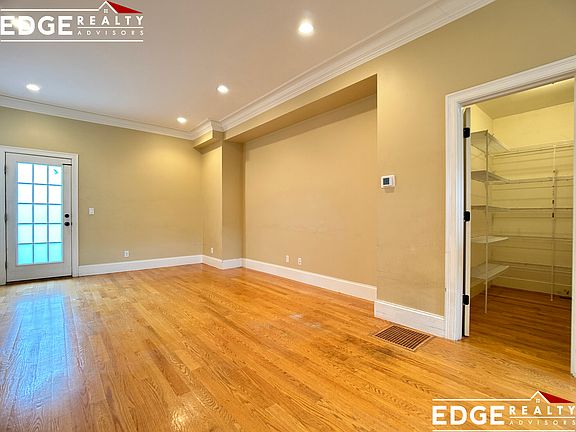 4th image of 42 Lexington St #2