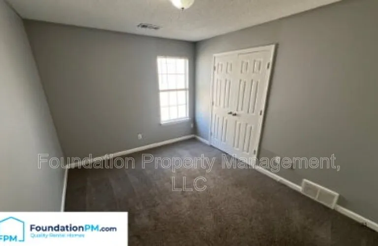 1530 Estacada Way — Photo 13