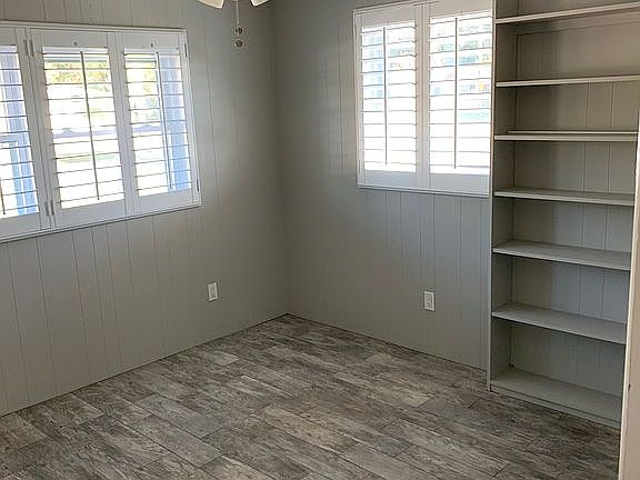 5th image of 958 44th Ave NE
