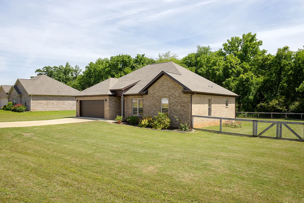 Building Photo - 72 W Blue Heron Dr