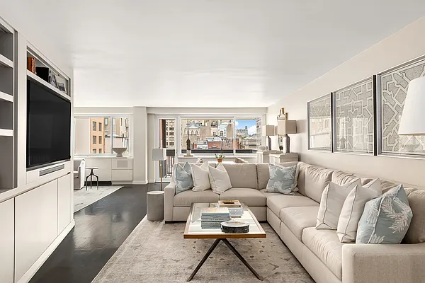 Sold by Compass | media 18