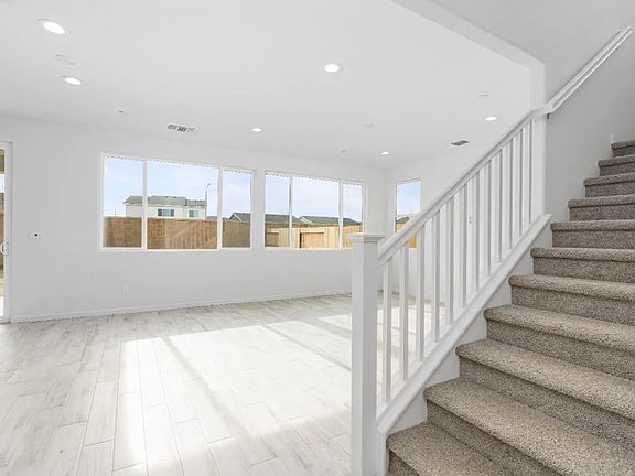 4th image of 2571 Chianti Way